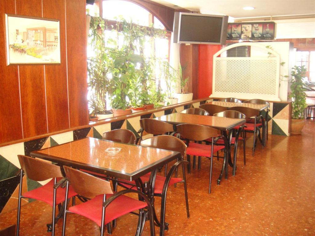 Apartamentos El Moro سان أنطونيو المظهر الخارجي الصورة
