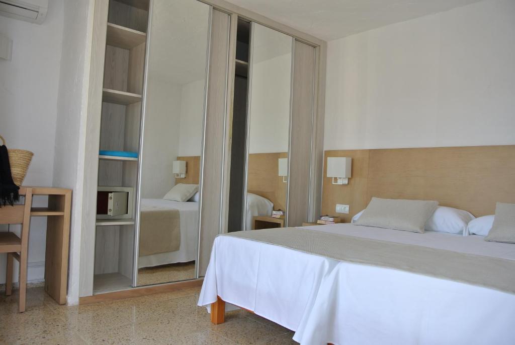 Apartamentos El Moro سان أنطونيو الغرفة الصورة